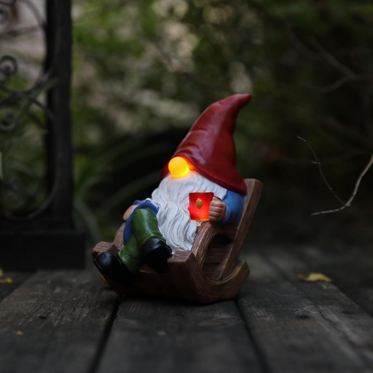 Solar Garden Gnomes Outdoor Statue with Solar Lights,7.1“ Figurine Lights Solar Garden Yard Decorations Outdoor Decorations for Patio,Yard,Lawn Ornament,Mom Gift Unique Housewarming Gifts