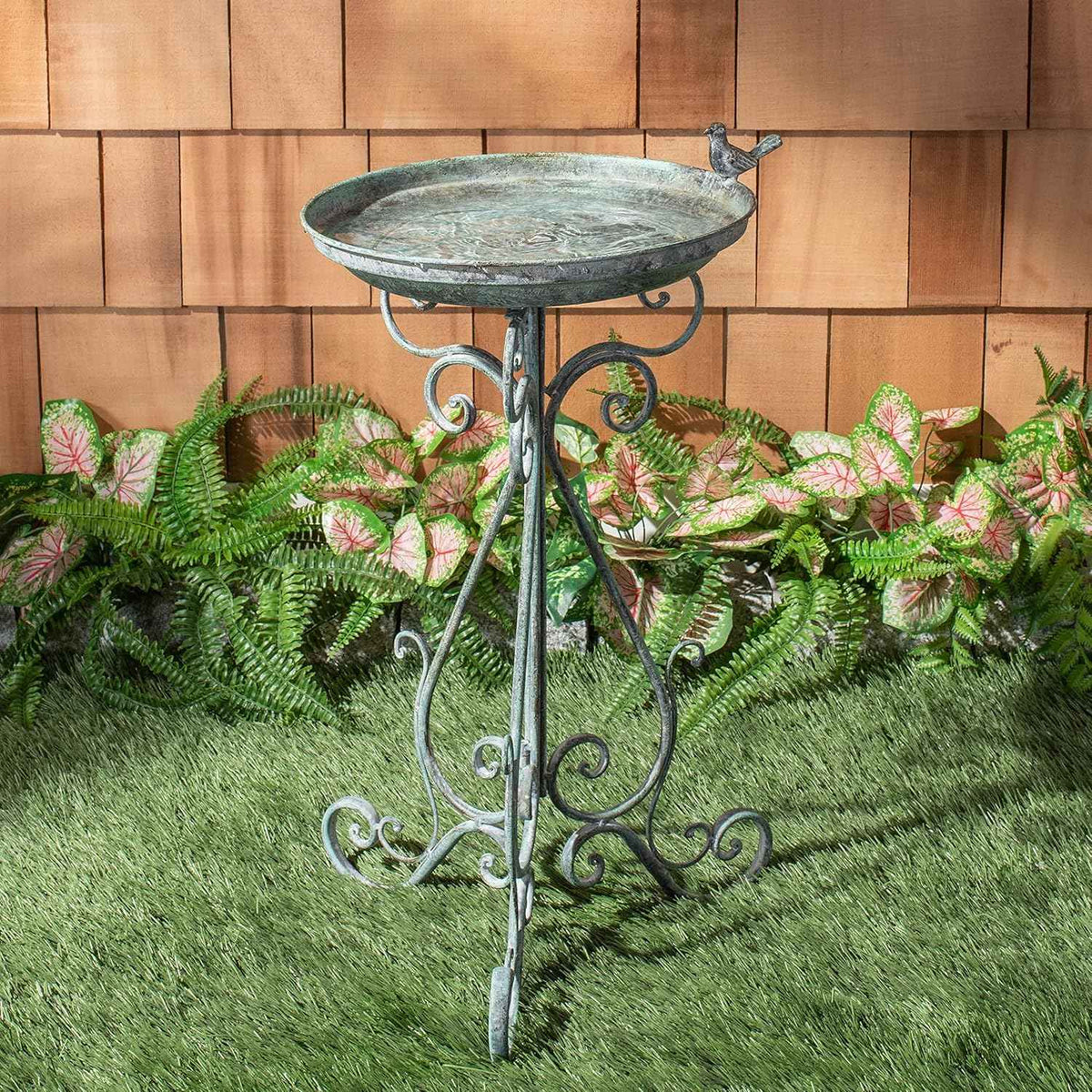 SAFAVIEH PAT5024A Outdoor Collection Ashlan Pearl White 29-inch Bird Bath