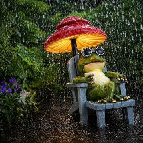 Little Frog Garden Statue with mini Patio Mushroom Solar Lights Outdoor Figurines Halloween Home Decor Fairy Garden Accessories Small Lawn Ornaments 4.5"x4.5"x2.6"