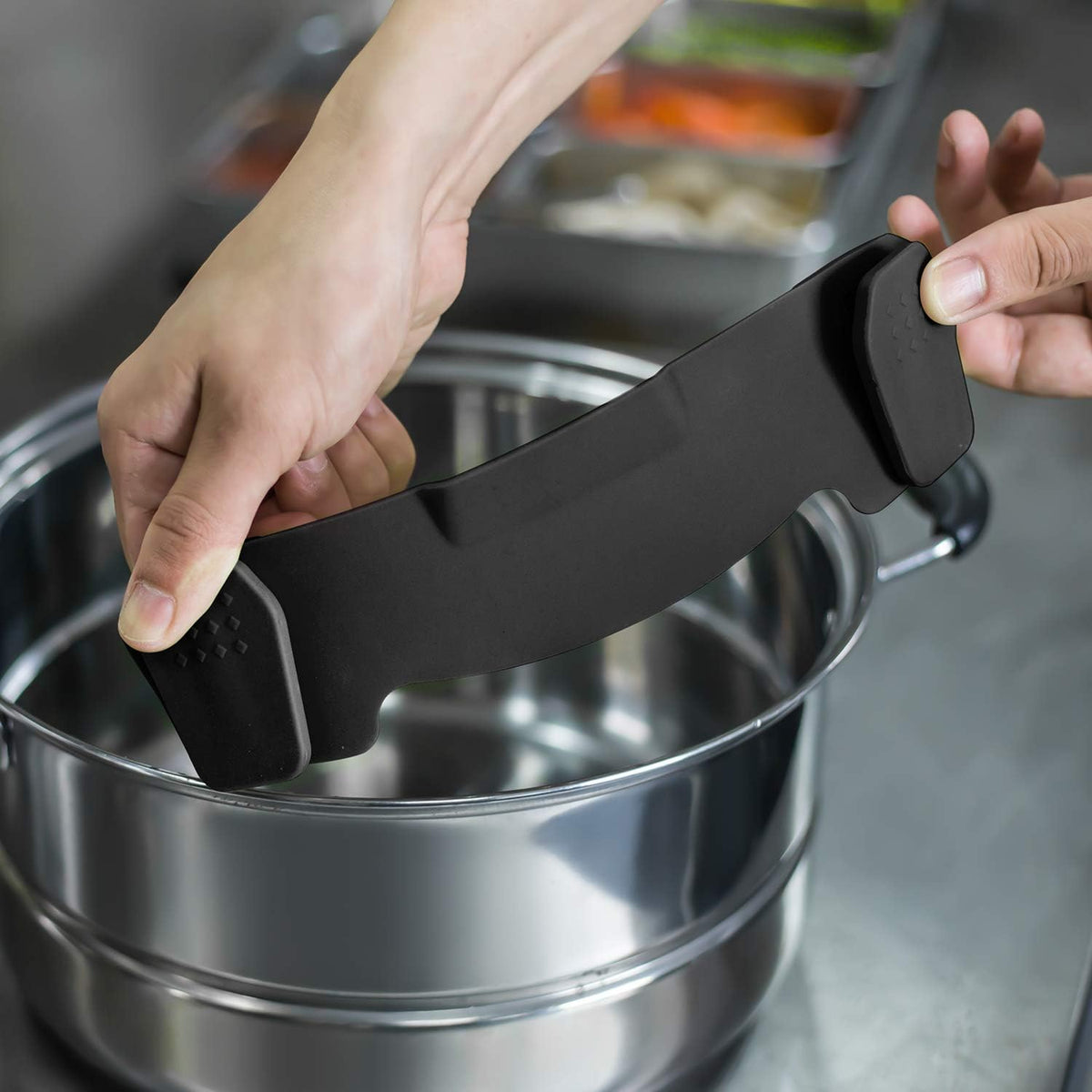 Clip-On Silicone Pot Strainer – 8.86 in
