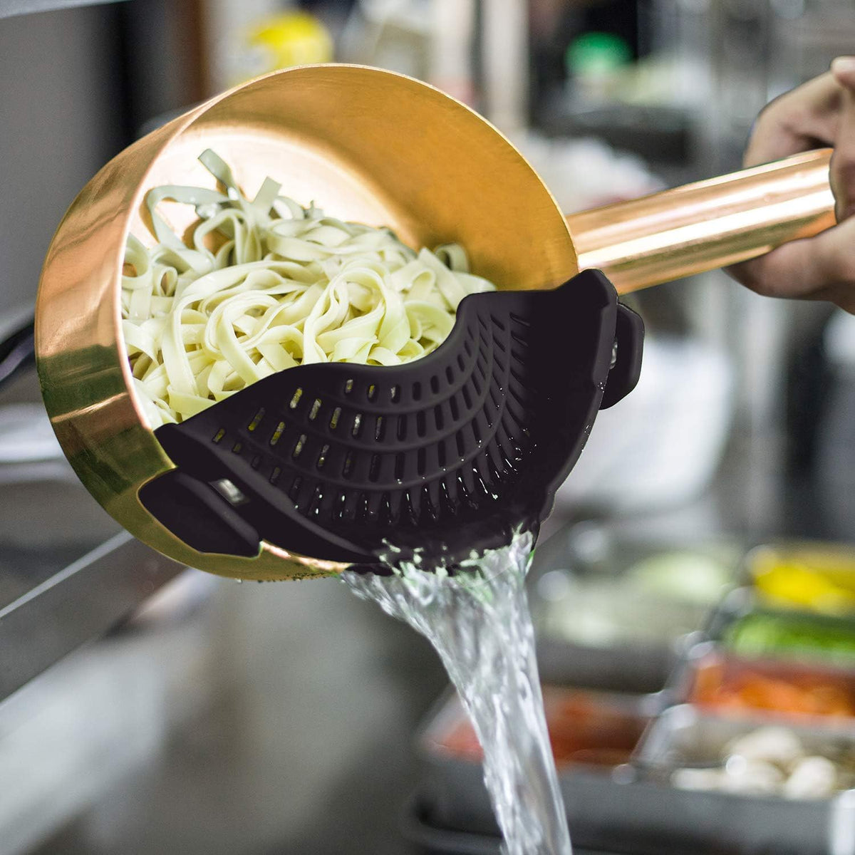 Clip-On Silicone Pot Strainer – 8.86 in