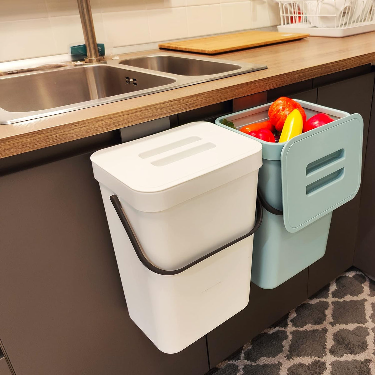 stonespace Hanging Trash Can, 3.2 Gallon/12L Small Waste Bin with Lid for Kitchen Cabinet Door or Under Sink, Bathroom Trash Bin with Lid, Food Waste Bin, 1 Pack White
